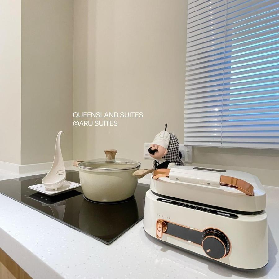 Apartment Queensland At Aru Suites,