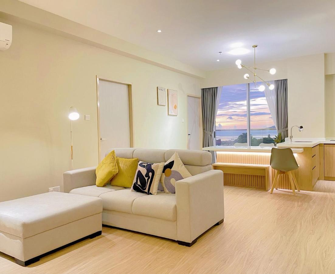 Apartment Queensland At Aru Suites, *