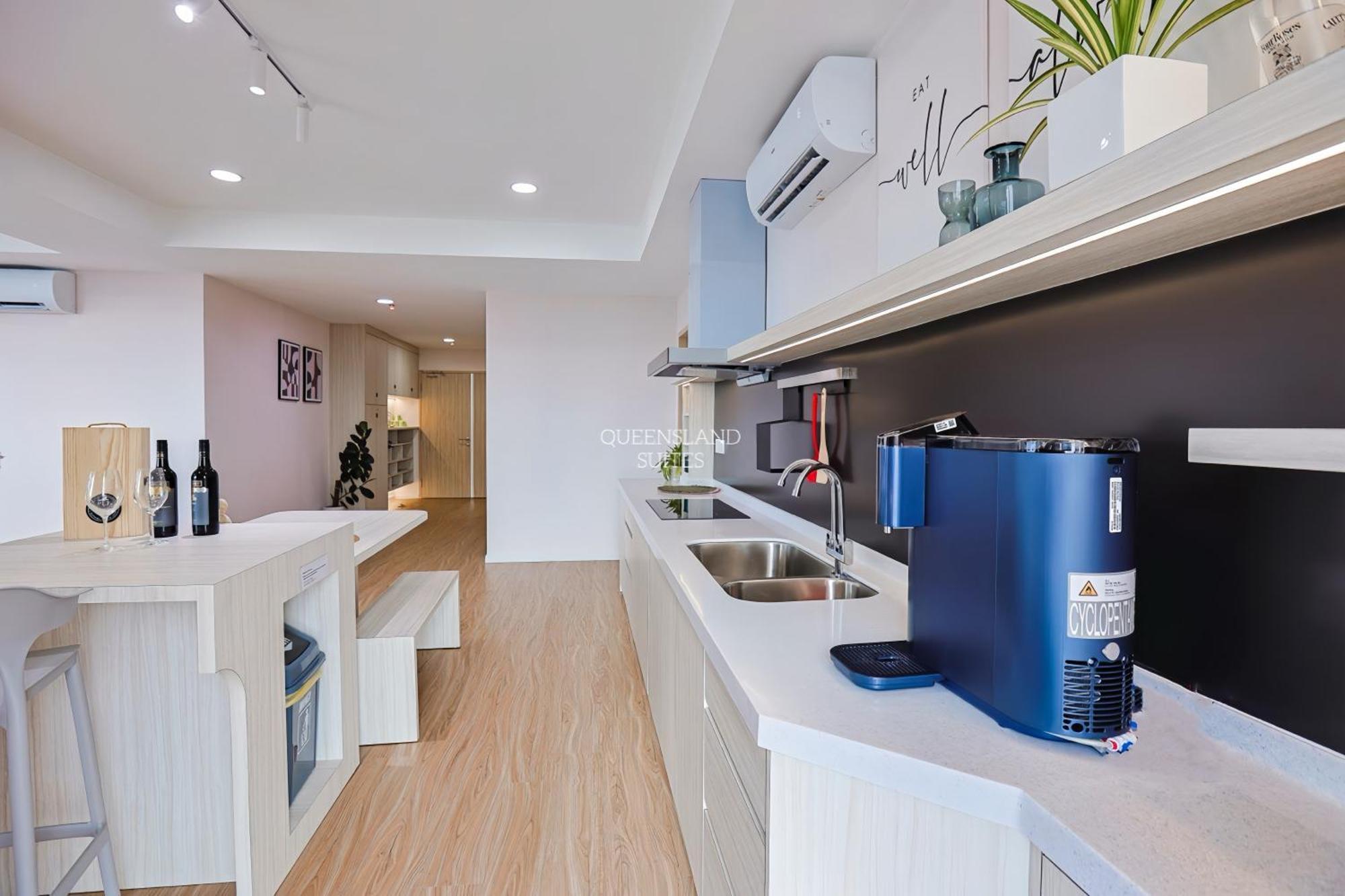Queensland At Aru Suites,