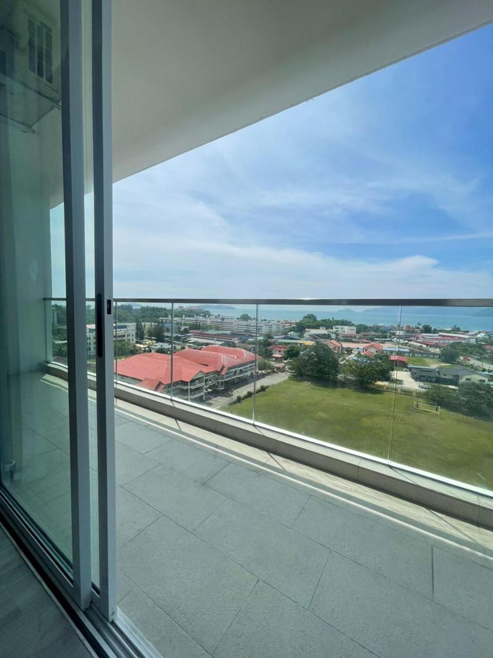 Apartment Queensland At Aru Suites, *
